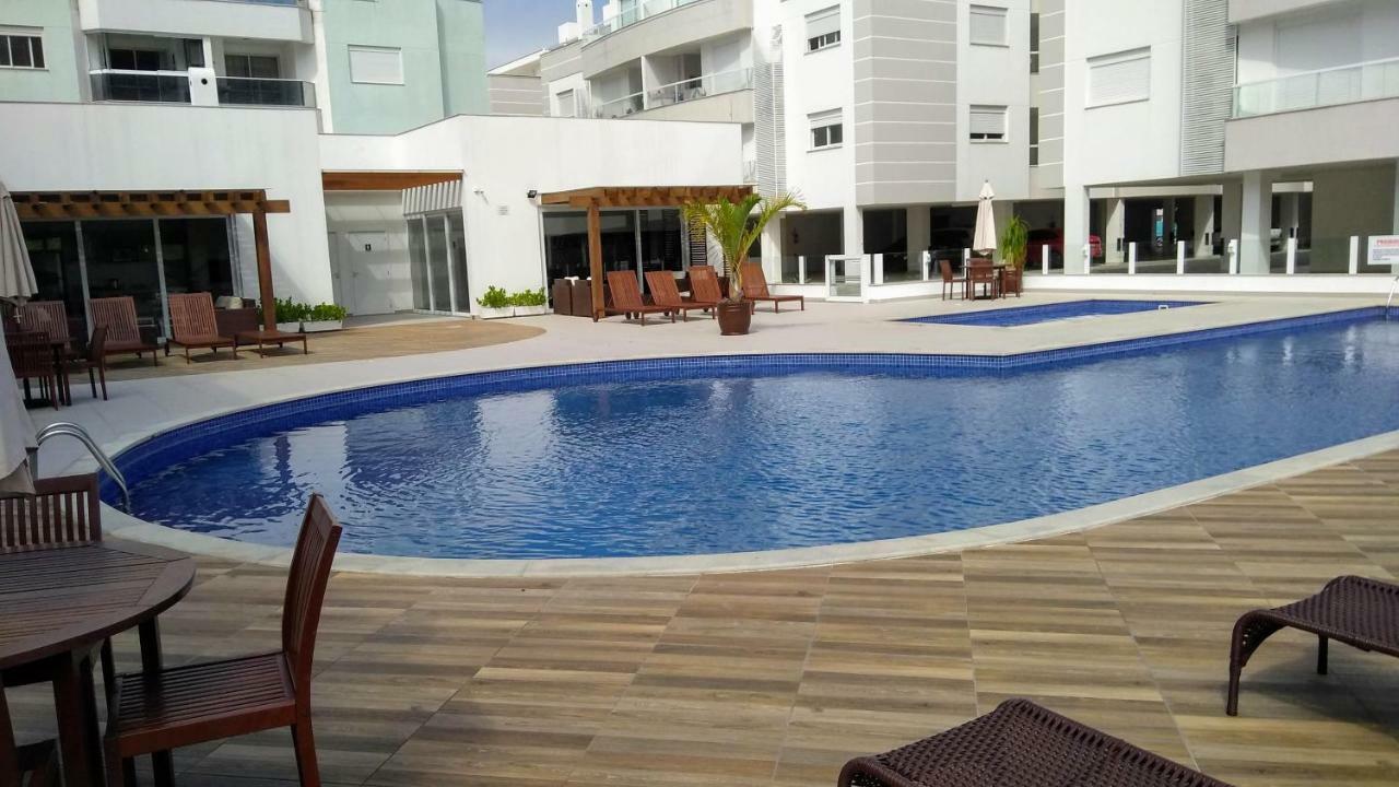 Apartamento Frente Para A Piscina A Uma Quadra Da Praia Florianópolis Eksteriør billede